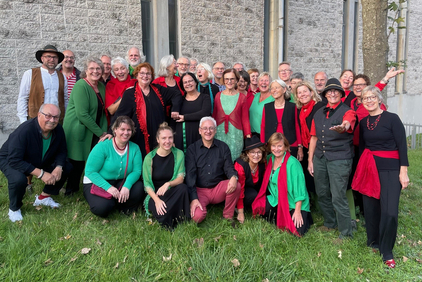 Gruppenaufnahme des Chors Kapruzi - Karaparti