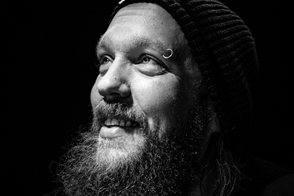 Schwarz-weiß Fotografie von THE LAKE AND THE WOLF